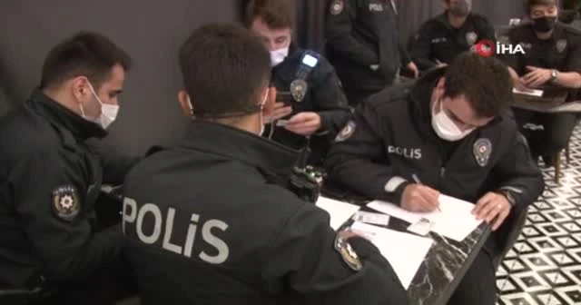Nargileli okey partisine polis baskını