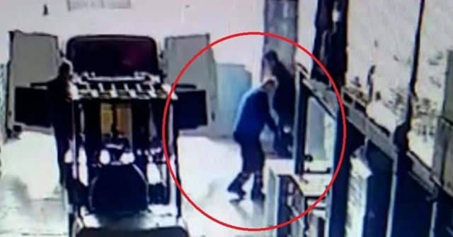 Ölüm anı güvenlik kamerasına yansıdı