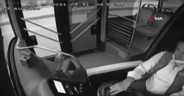 Otobüs şoförünü bıçakla tehdit eden 2 şahıs tutuklandı
