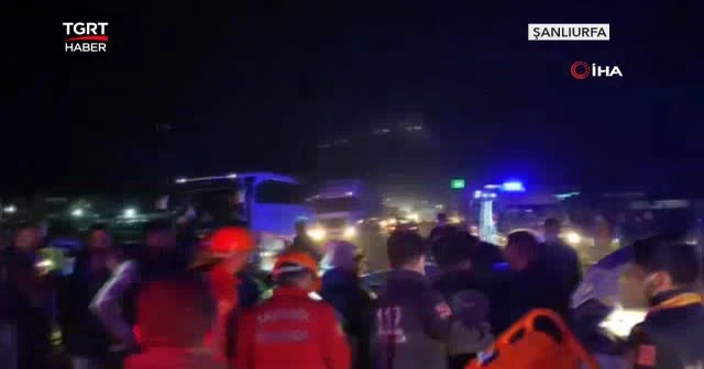 Otomobiller kafa kafaya çarpıştı: 4 yaralı