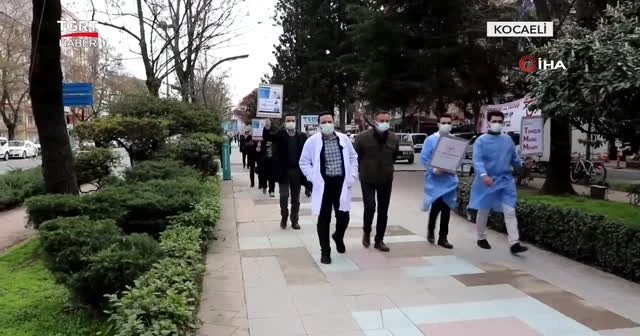 Sağlıkçılar farkındalık için sokağa çıktı