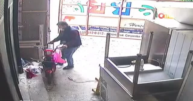 Sahibinin gözü ününde bisikleti çaldı