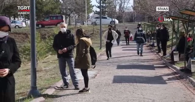 Sınava yetişmek için zamanla yarıştılar