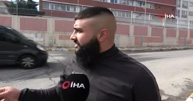 Sultanbeyli’de süratli otomobil ile motosikletin çarpıştığı kaza kamerada