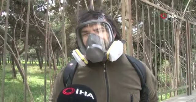 Tedbiri abarttı, vaka sayısı artınca dışarı gaz maskesiyle çıktı