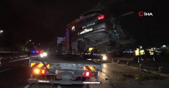 Üsküdar'da aşırı hız dehşeti: Önce çarptı sonra takla attı, 3 kişi yaralandı