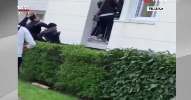 Yangından insan zinciriyle kurtuldular