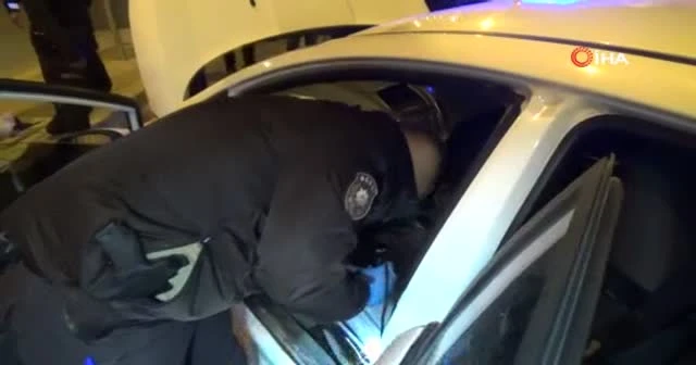 Yasak saatte gezen şüpheli araçtan çıkanlar pes dedirtti