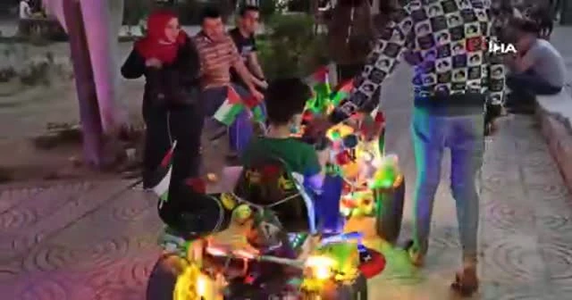 Ateşkes sonrası eğlence! Çocuklar meydanlara koştu