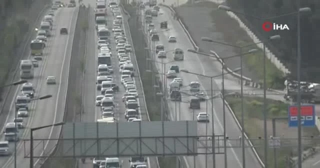 E-5’te sabah saatlerinde trafik yoğunluğu