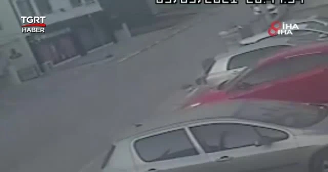 Eski eşini sokakta beyzbol sopasıyla dövdü