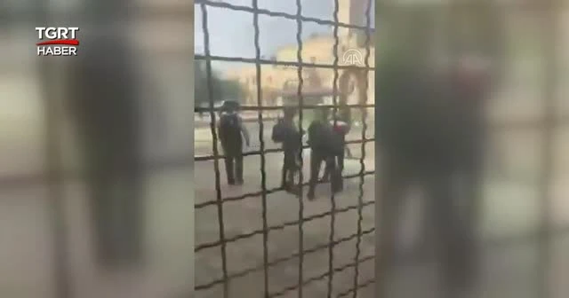 İsrail polisinin Filistinli gence vurma anları