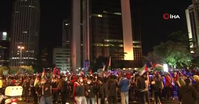 İstanbul’da vatandaşlar İsrail’i protesto için konsolosluk önüne geldi