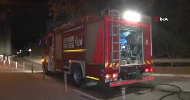 Kapanmayı unutup lüks aracın yanışını yanan aracı izlediler
