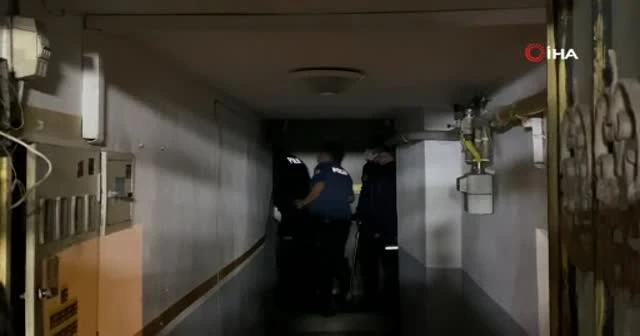 Sakarya’da hareketli gece: Polisi görünce kendilerini tekel bayisine kilitlediler