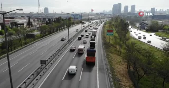 Tam kapanmada yoğun trafik
