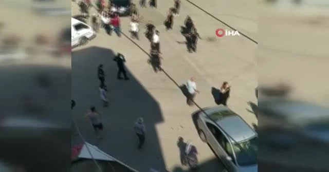 Çocuklar tartıştı, aileler tekmeli sopalı kavgaya tutuştu