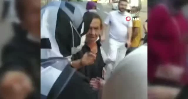 Beşiktaş'ta yolda yürüyen başörtülü kadınlara hakaret