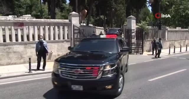 Cumhurbaşkanı Erdoğan anne ve babasının kabrini ziyaret etti