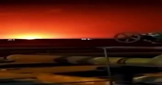 Hazar Denizi'nde patlama! Gökyüzü aydınlandı