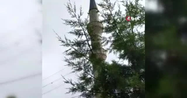 Hemşire camiden aşı çağrısı yaptı