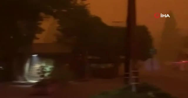 Kaliforniya'daki orman yangınında evler küle döndü