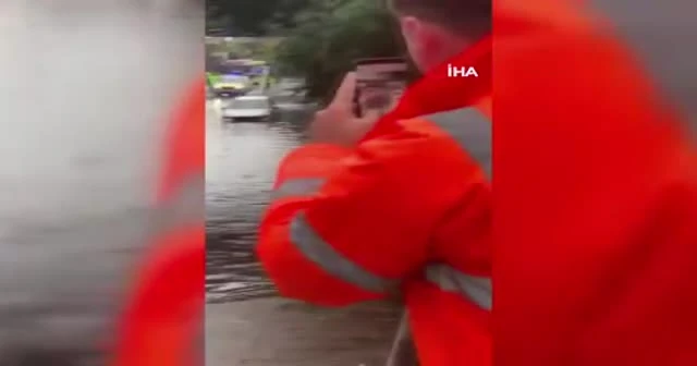 Londra'daki şiddetli yağış sele neden oldu