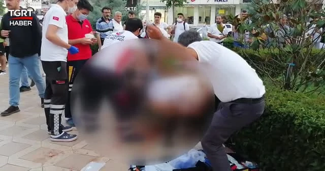 Maskesiz hapşırdı, bıçaklandı