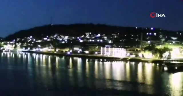 Meteor düştü, gece aydınlandı! O anlar kamerada