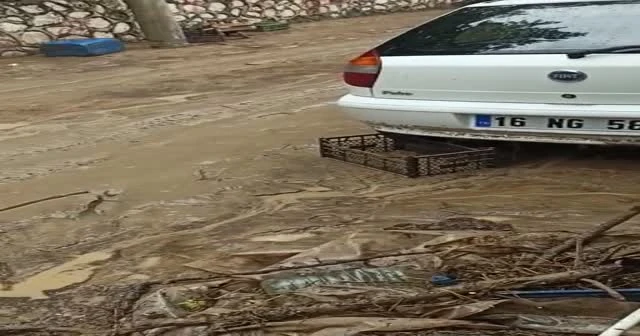 Meteoroloji uyardı! Bursa sele teslim oldu