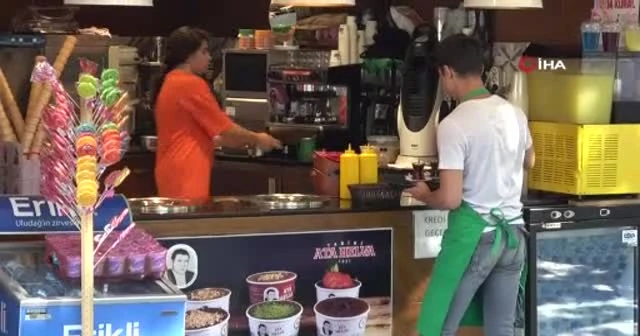 Sorumsuzluğun bu kadarı: Dondurmacıda bebeğini unuttu
