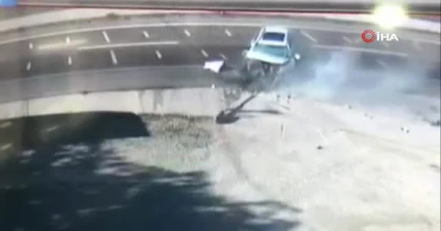 3 kişinin öldüğü feci kaza kamerada