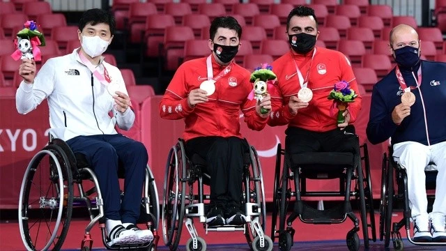 Abdullah Öztürk'ün sevinci kameralara yansıdı