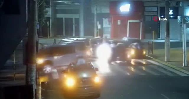 Brezilya'da soyguncular rehineleri arabalara bağlayarak kalkan yaptı