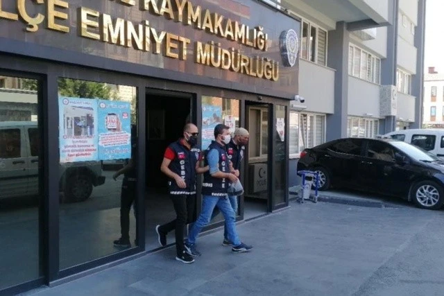 Gebze'de dehşet: Kameradan izlediği baba ve kızı gelince katliam yaptı
