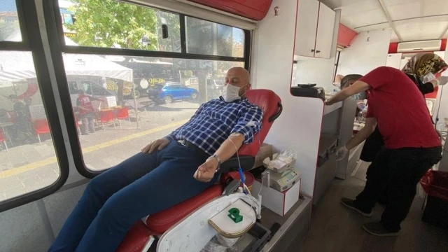 Koronavirüs hakkında merak edilen soru cevaplandı: Ne zaman kan verilebilir?