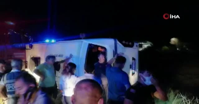 Manisa'da işçi servisi otomobille çarpıştı