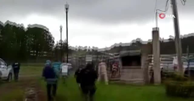 Meksika'da helikopter iniş yaptığı sırada düştü