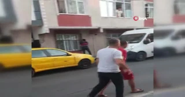 Ortalık savaş alanına döndü: Çocukların kavgasına büyükler karıştı