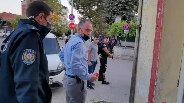 Polislerle çatışan hırsız teslim olmak yerine intihar etti