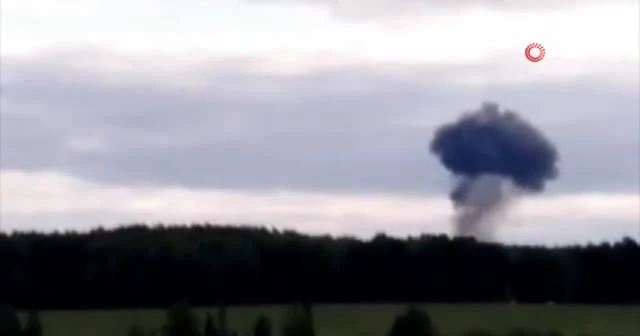 Rusya’da bakıma giden Su-24 tipi uçak düştü