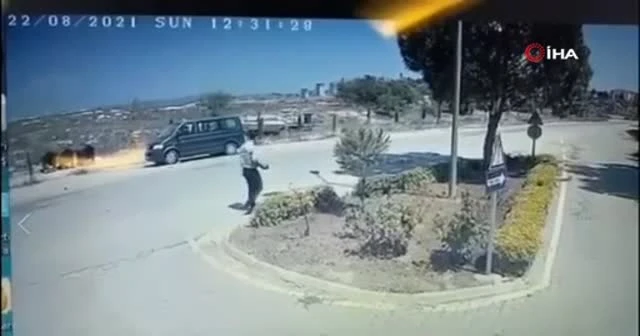 Sokak köpeğini sıcak suyla yaktı