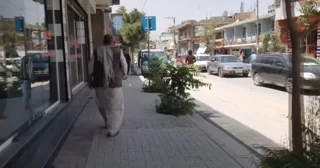 Taliban militanları Kabil'in kenar mahallerine girdi