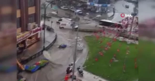 Tekirdağ’da yağış hayatı felç etti