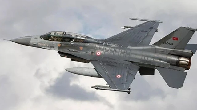 Türk F-16’ları Polonya semalarında