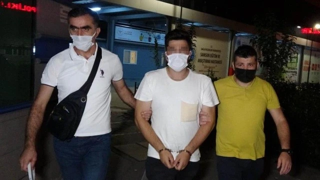 Uzaklaştırma kararı olan genç, sevgilisinin evini yaktı
