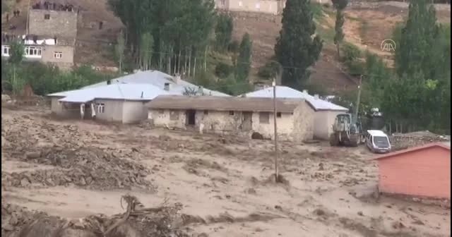 Van’da sel felaketi: Sağanak sonrası yine sel