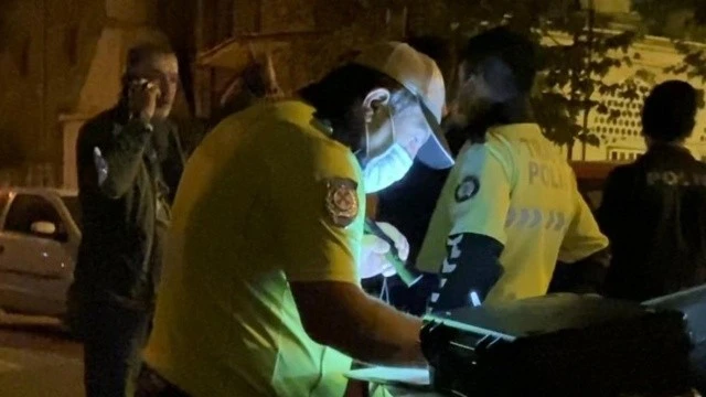 Alkollü sürücüden polise kelepçe ısrarı