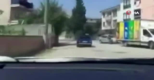 Babasıyla polisten kaçtı, annesine sığındı