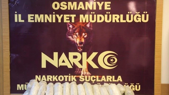 Çantasından 22 kilogram esrar çıktı